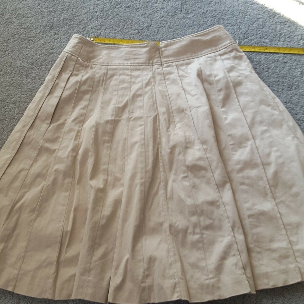 3/$15 White House Black Market Pleated Skirt Sz 4 - Picture 2 of 6
